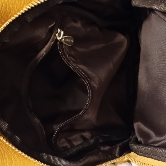 NWOT INICAT 5-Way Crossbody Sling Waist or Shoulder Bag - Picture 16 of 17